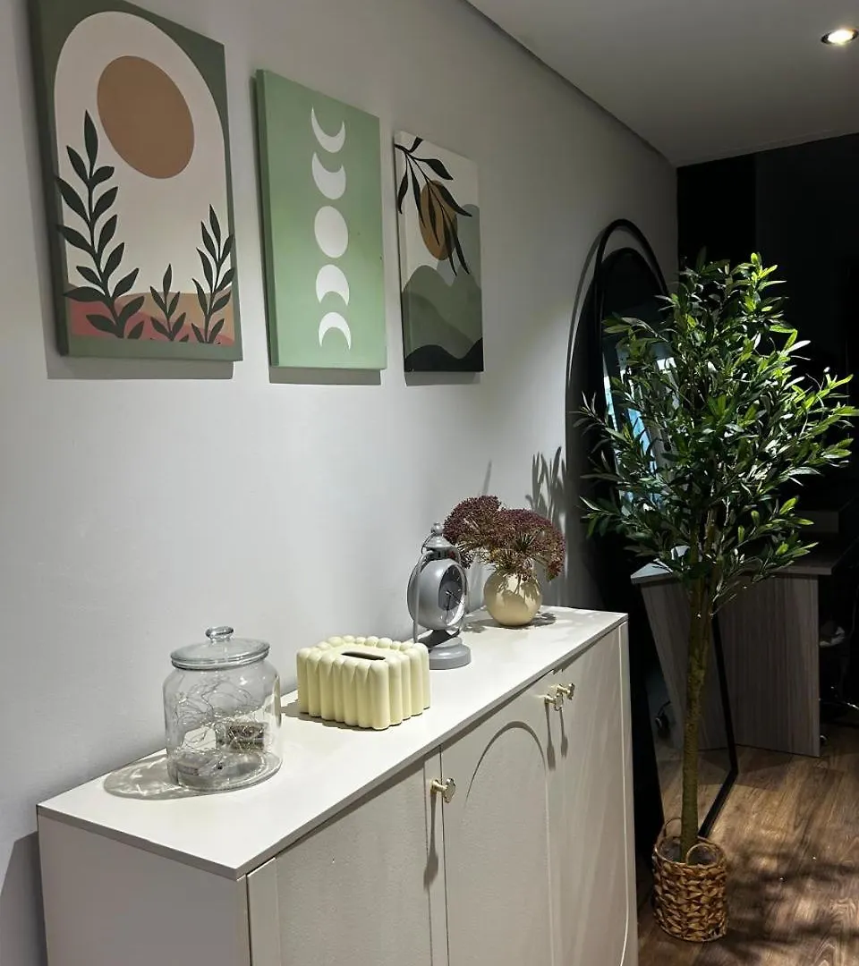 Apartment Movenpick Hotel - Laguna Tower -The Firefly Studio Dubai United Arab Emirates